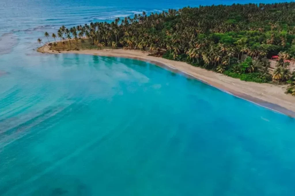 Playa Esmeralda: ideal for a tropical getaway | Homebelike